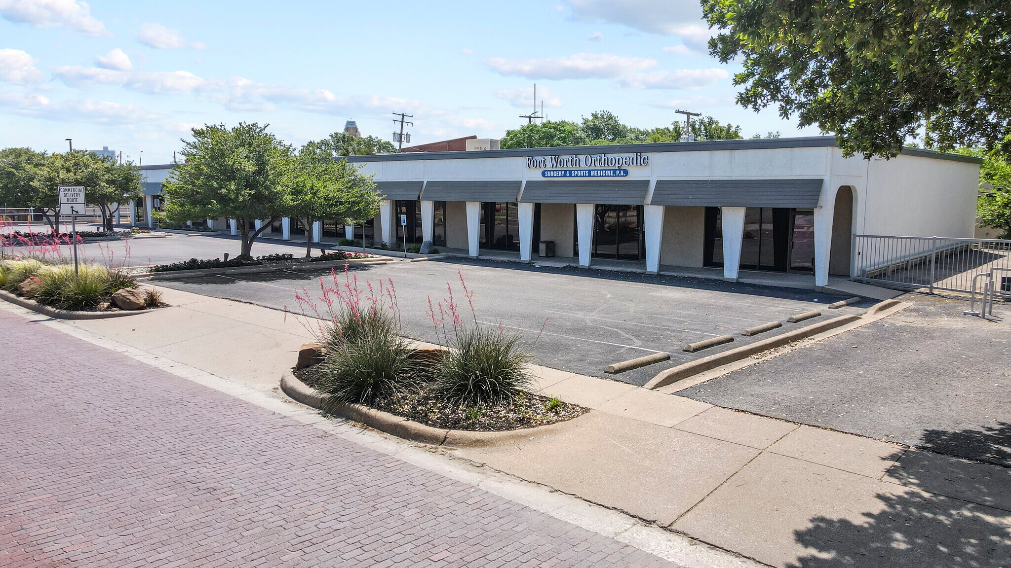 3615-3625 Camp Bowie Blvd, Fort Worth, TX à louer Photo du bâtiment- Image 1 de 8