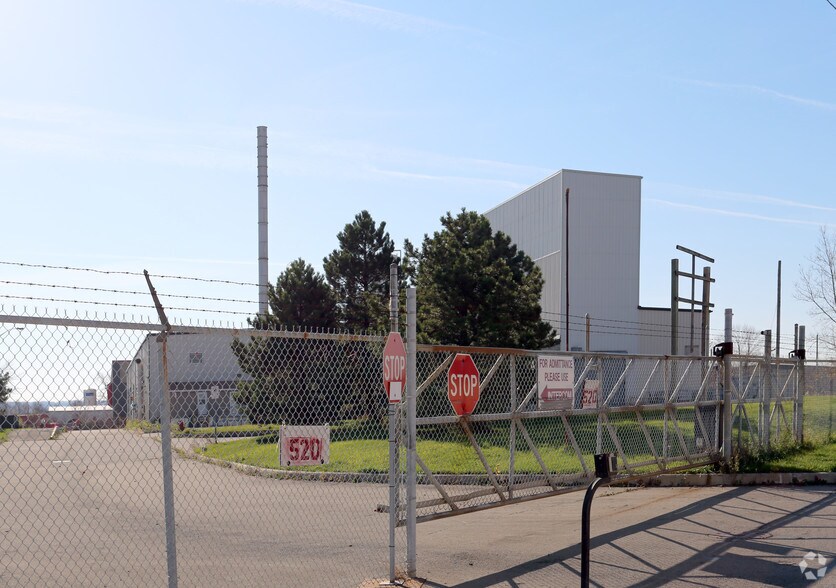 520 Nash Rd N, Hamilton, ON for sale - Building Photo - Image 3 of 6