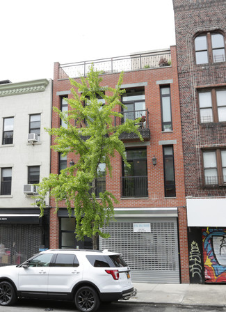 Plus de détails pour 276 Grand St, Brooklyn, NY - Vente au détail à louer