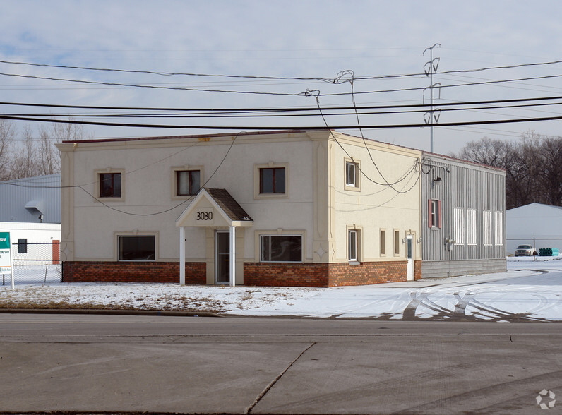 3030 N Reynolds Rd, Toledo, OH à vendre - Photo principale - Image 1 de 1