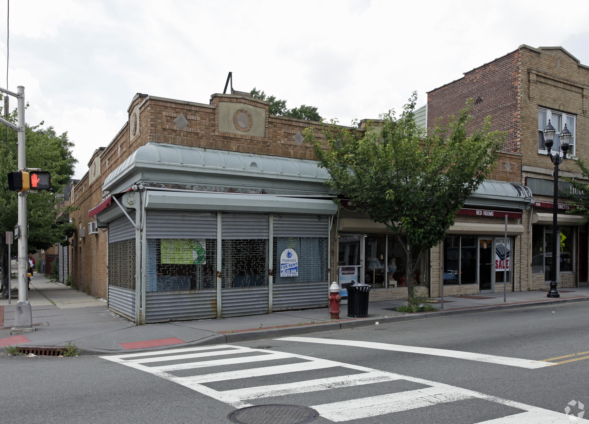 219 Monticello Ave, Jersey City, NJ for lease Primary Photo- Image 1 of 15