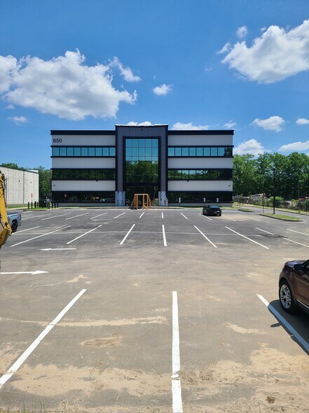 650 James St, Lakewood, NJ for lease - Building Photo - Image 2 of 5