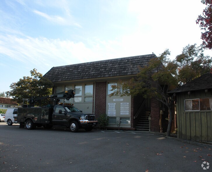 2021 Ygnacio Valley Rd, Walnut Creek, CA à vendre - Photo principale - Image 1 de 11