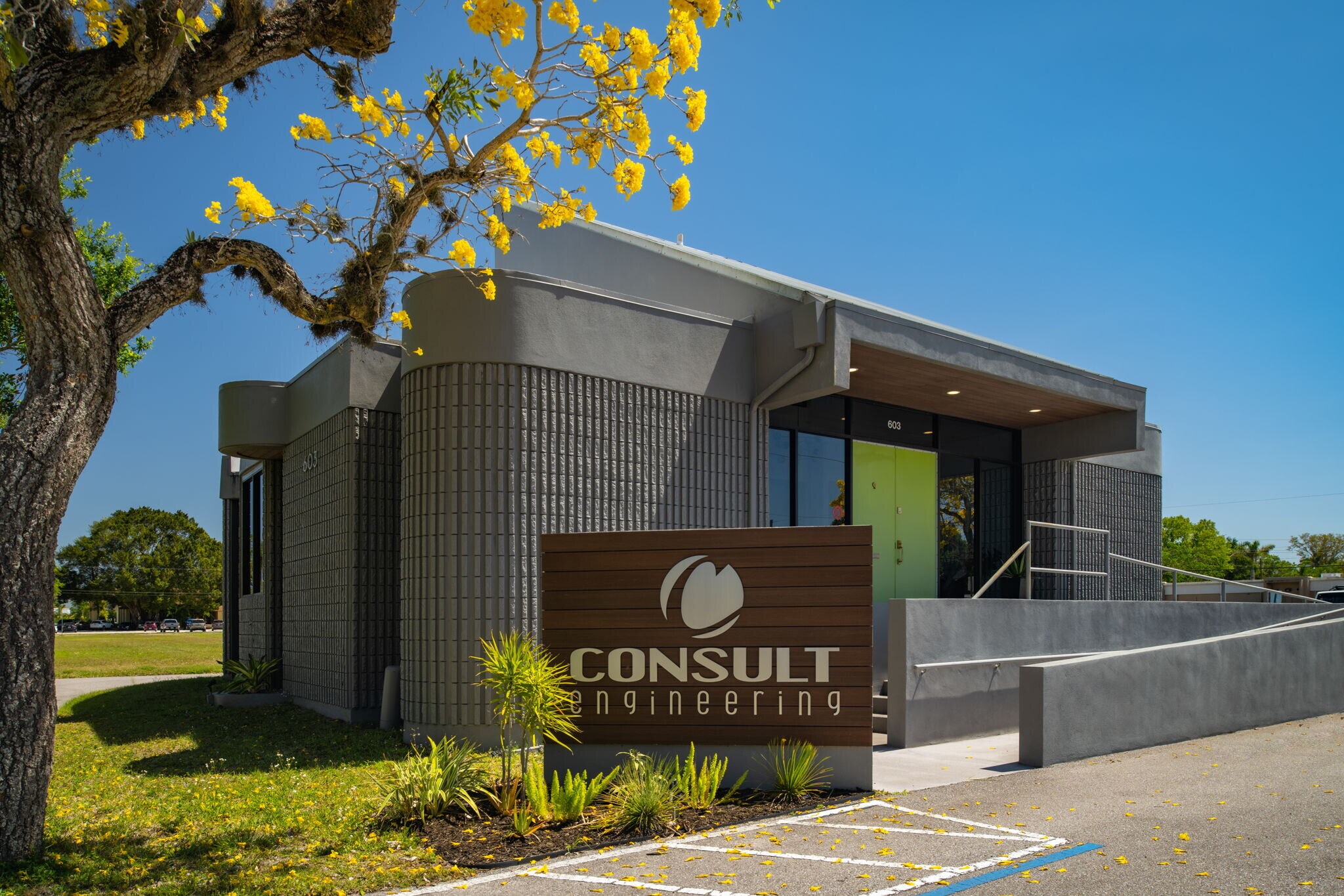 603 E Olympia Ave, Punta Gorda, FL à vendre Photo du bâtiment- Image 1 de 1