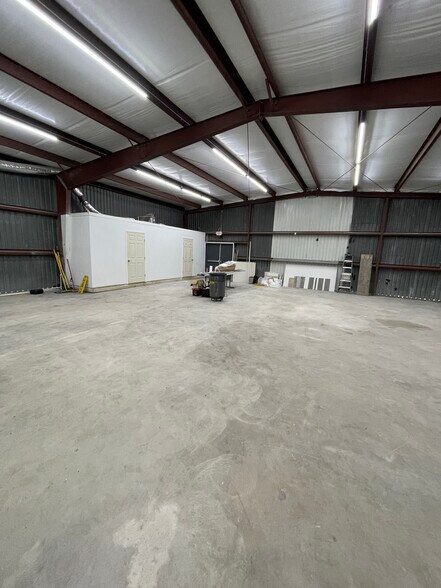 151 Legion Rd, Angleton, TX à vendre - Photo du b timent - Image 3 de 16