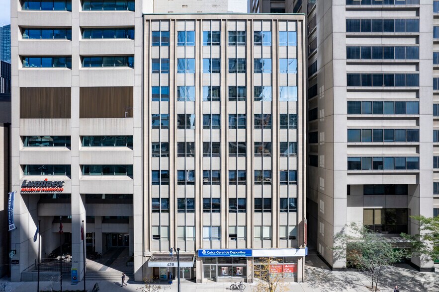 425 University Ave, Toronto, ON à louer - Photo principale - Image 1 de 3