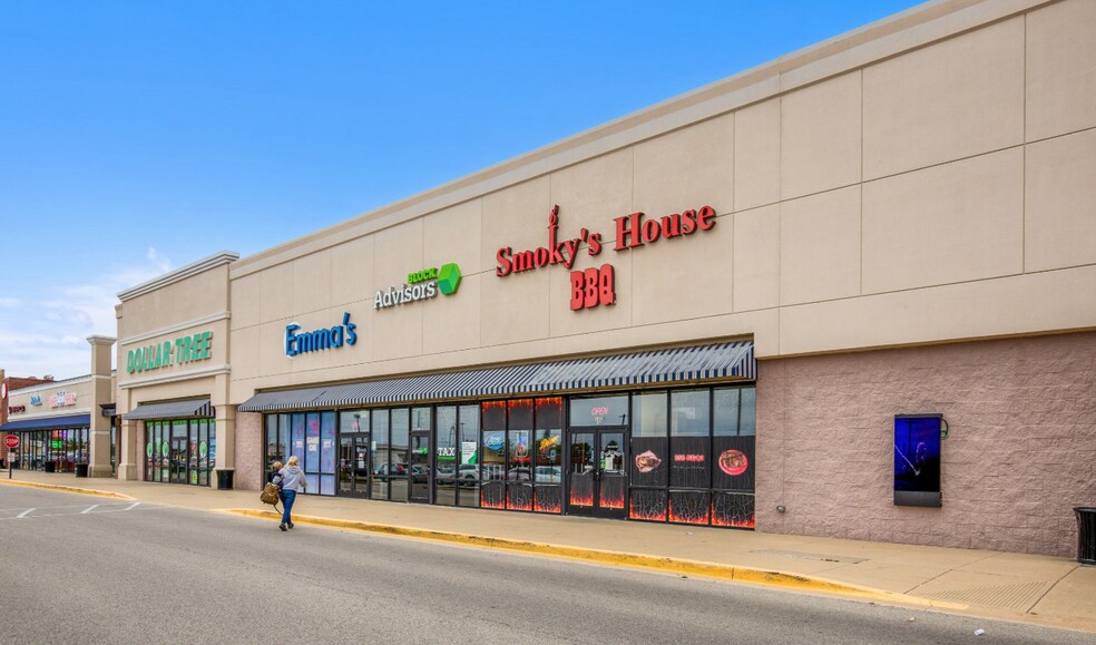 1201-1335 Savoy Plaza Ln, Savoy, IL à louer - Photo du bâtiment - Image 3 de 6