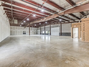 7312 NW 164th St, Edmond, OK for lease Interior Photo- Image 2 of 18