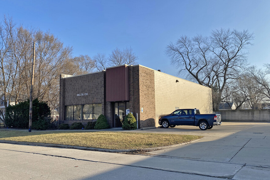 395 W Lincoln Ave, Madison Heights, MI for sale - Building Photo - Image 1 of 1