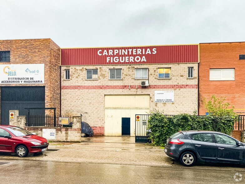 Calle Juan de la Cierva, 68, Móstoles, Madrid à vendre - Photo du bâtiment - Image 2 de 3