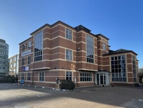 St Cloud Way, Maidenhead for lease Building Photo- Image 1 of 9