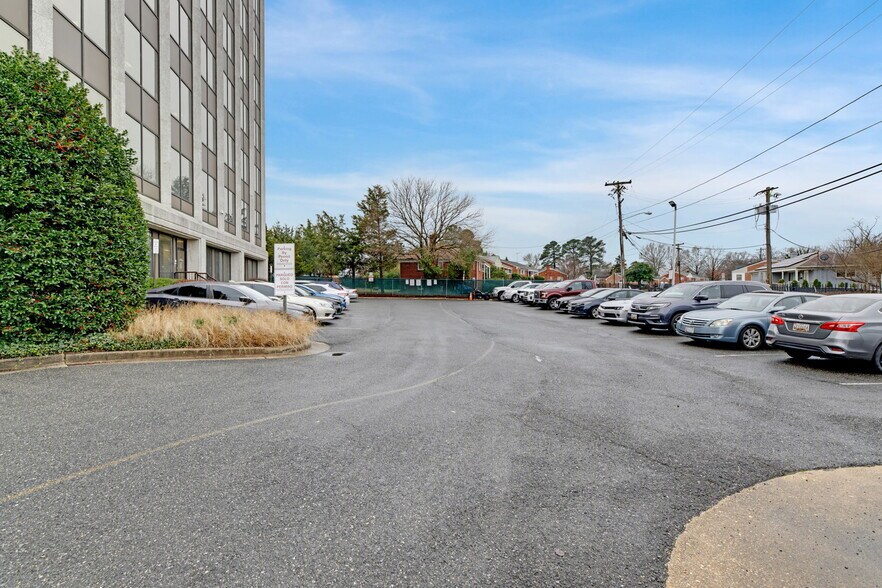 4235 28th Ave, Marlow Heights, MD à louer - Photo du bâtiment - Image 2 de 26