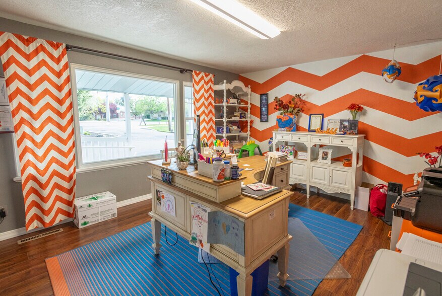 1275 E State St, Eagle, ID à vendre - Photo intérieure - Image 2 de 18