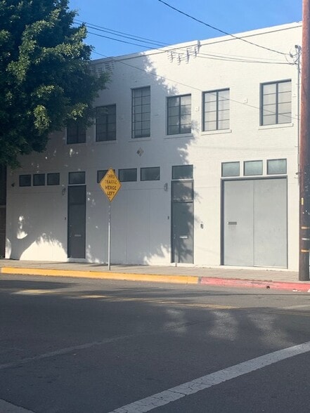 1407-1409 W 11th St, Los Angeles, CA for lease - Building Photo - Image 2 of 11