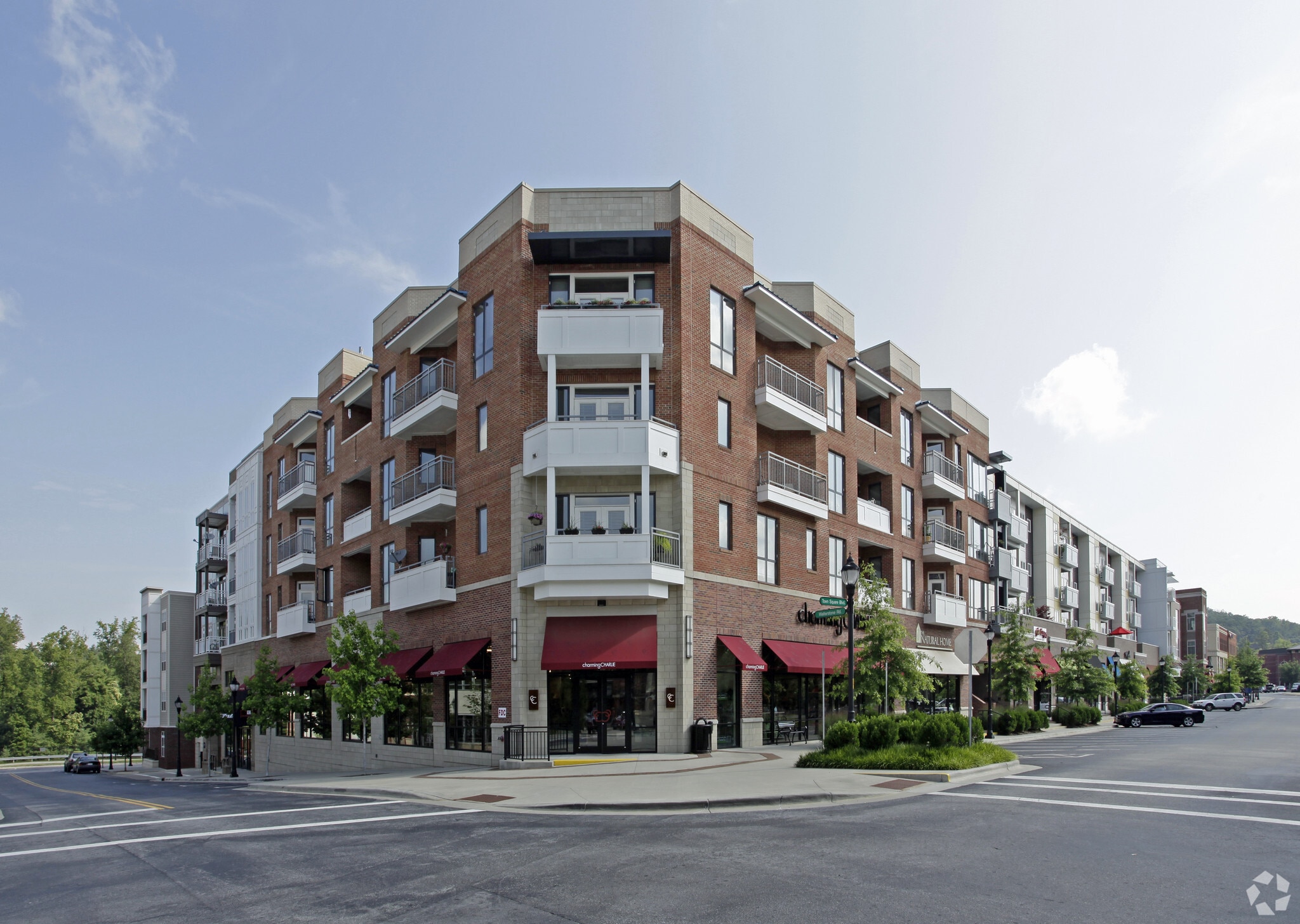 Two Town Square Blvd, Asheville, NC for lease Primary Photo- Image 1 of 4