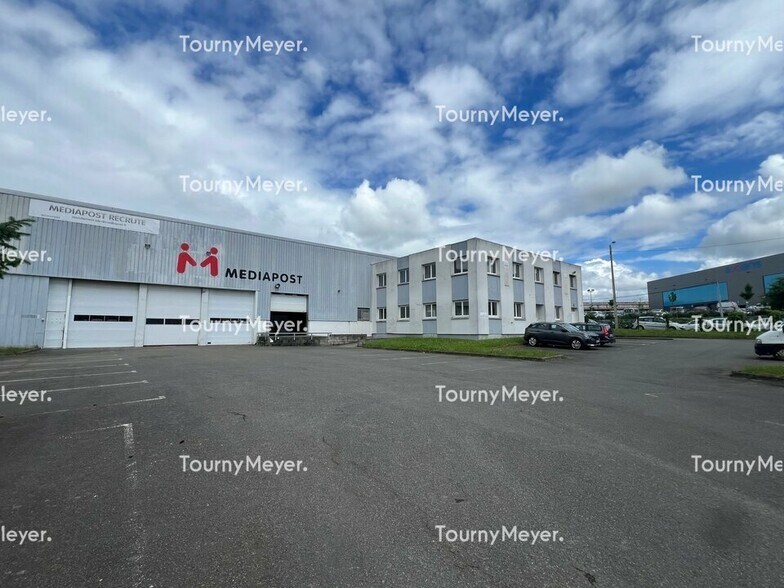 Industrial in Rennes for lease - Building Photo - Image 1 of 3