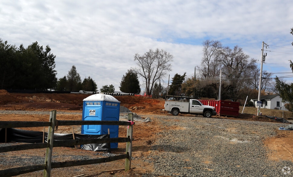 115 The Plains Rd, Middleburg, VA à louer - Photo du bâtiment - Image 3 de 35