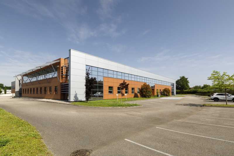Flex in Miribel for lease - Building Photo - Image 1 of 14