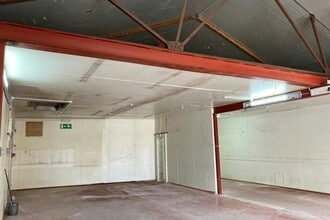 4 Guildford Rd, Bagshot for lease Interior Photo- Image 1 of 3