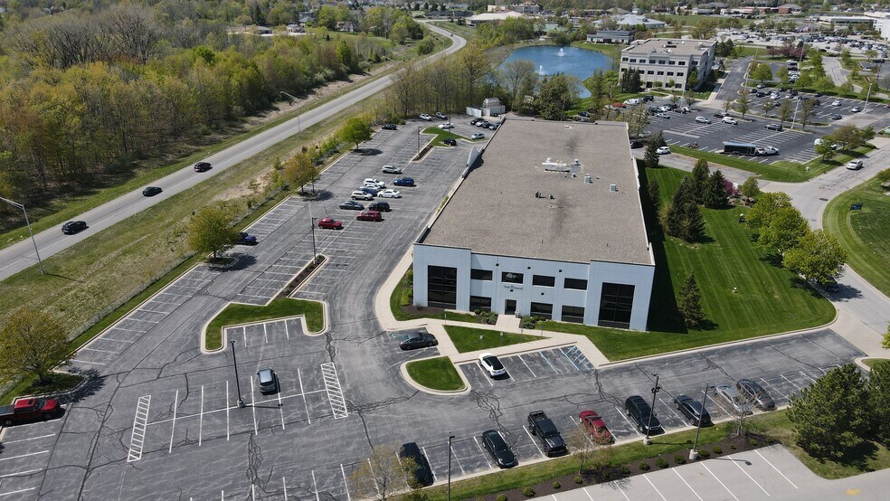 2720 Dupont Commerce Ct, Fort Wayne, IN à louer - Photo du bâtiment - Image 3 de 10