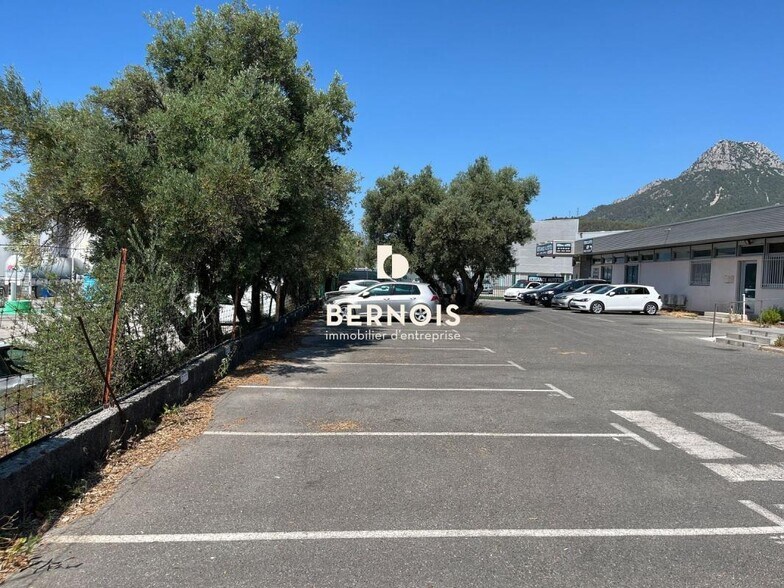 Office in La Garde for lease - Building Photo - Image 3 of 7