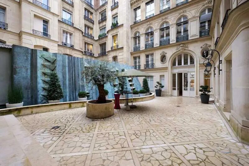 28 Rue De Mogador, Paris à louer - Photo du bâtiment - Image 3 de 4