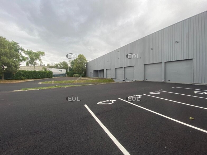 Flex in Lisses for lease - Building Photo - Image 2 of 23