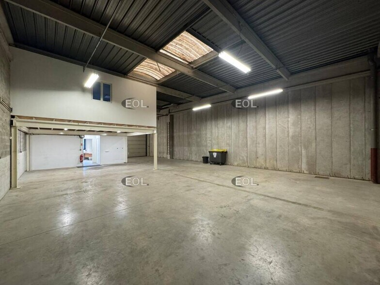 Industrial in Roissy-en-Brie for lease - Interior Photo - Image 2 of 5