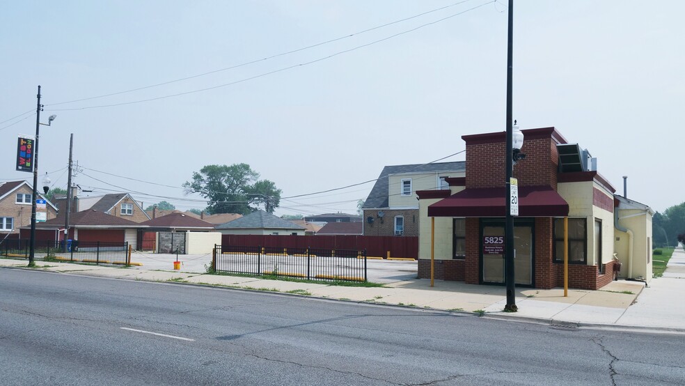 5825 S Pulaski Rd, Chicago, IL for sale - Building Photo - Image 1 of 43