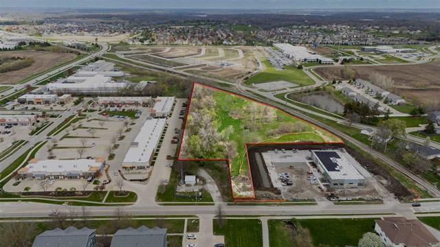 400 W Penn St, North Liberty, IA à vendre Aérien- Image 1 de 7