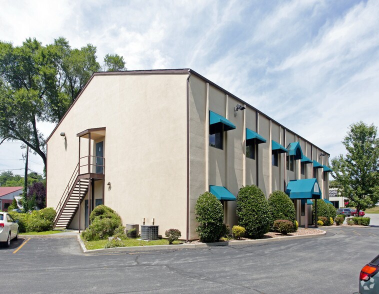 10 Little Britain Rd, Newburgh, NY à louer - Photo du bâtiment - Image 3 de 5