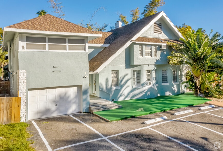 532 Beach Dr NE, Saint Petersburg, FL à vendre - Photo du bâtiment - Image 3 de 47