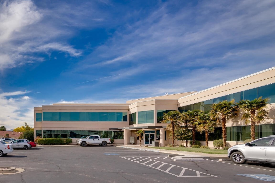 923 S River Rd, Saint George, UT à vendre Photo du bâtiment- Image 1 de 1