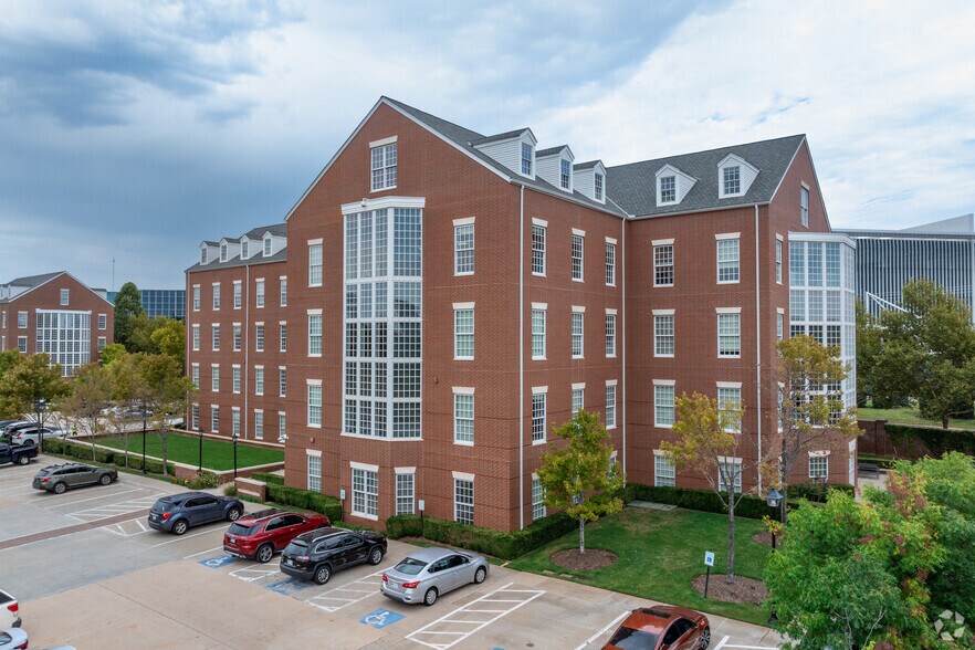 6001 N Classen Blvd, Oklahoma City, OK à vendre - Photo du bâtiment - Image 2 de 6