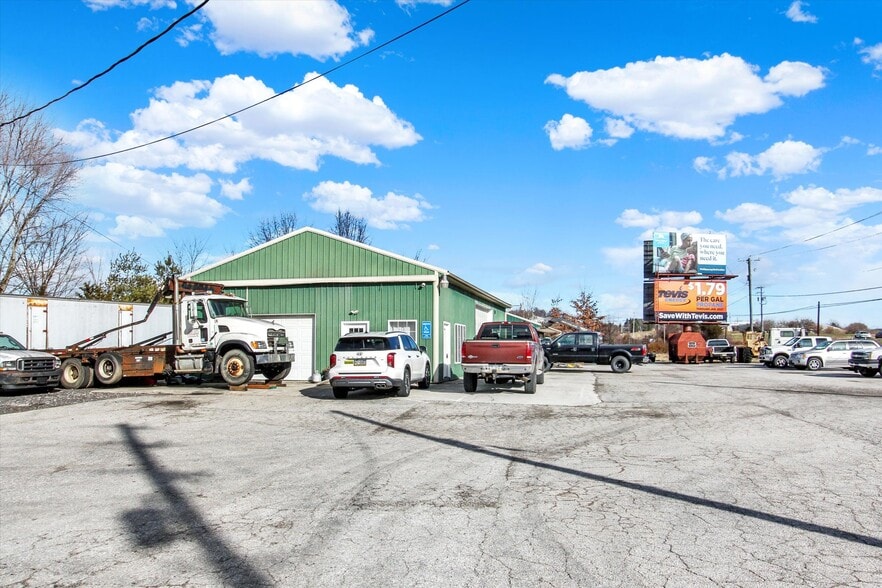 276 Kingsdale Rd, Littlestown, PA for sale - Building Photo - Image 3 of 35