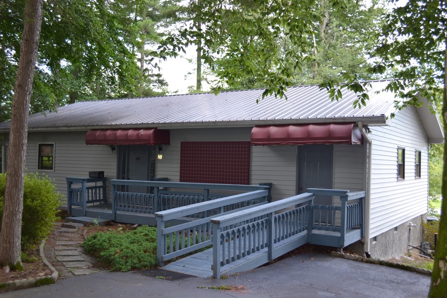 20 Morgan Rd, Hendersonville, NC for sale - Building Photo - Image 1 of 1