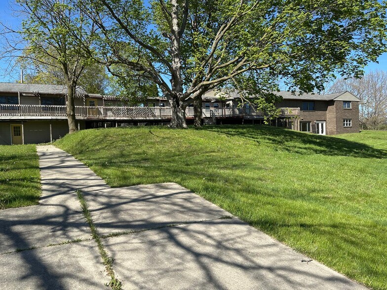 1668 W Hibbard Rd, Owosso, MI à vendre - Photo du bâtiment - Image 1 de 35
