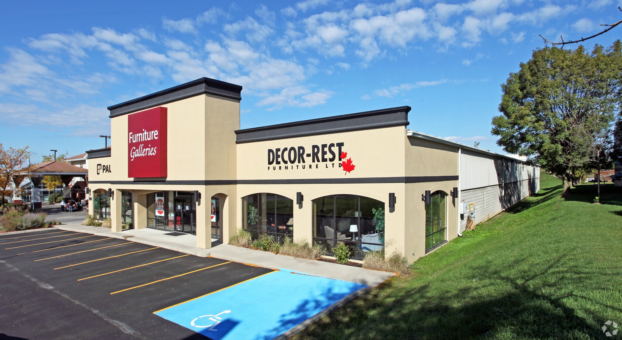 900 Champlain Ave, Oshawa, ON à vendre Photo principale- Image 1 de 1