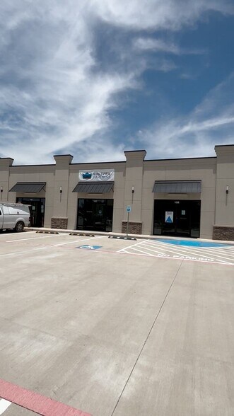 15325 Summit Park Dr, Montgomery, TX à louer - Vidéo sur l’inscription commerciale - Image 2 de 13