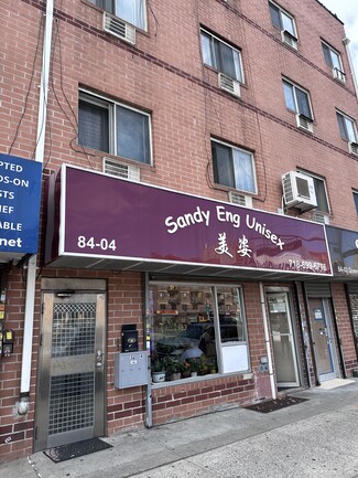 Plus de détails pour 8404 Queens Blvd, Elmhurst, NY - Vente au détail à louer