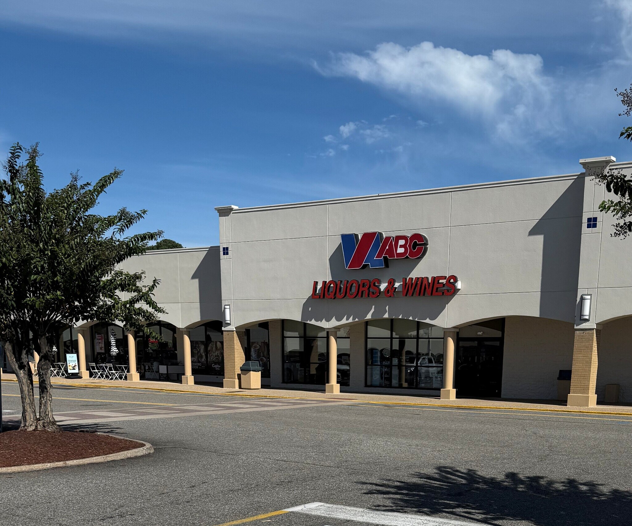 1612-1628 Laskin Rd, Virginia Beach, VA for lease Building Photo- Image 1 of 17
