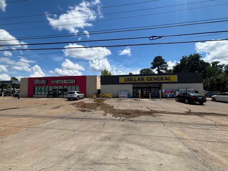 611 W Madison St, Houston, MS à vendre - Photo du bâtiment - Image 2 de 4