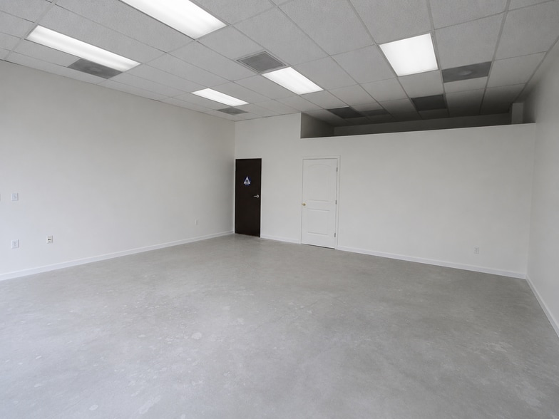 1916 Colorado Blvd, Los Angeles, CA for lease - Building Photo - Image 3 of 4