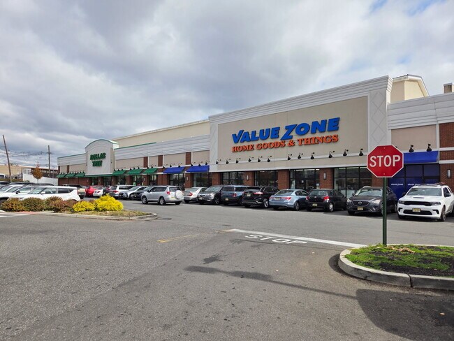 Plus de détails pour 90 Dayton Ave, Passaic, NJ - Commerce de détail à louer