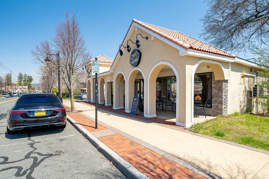 100 S Main St, New City, NY for lease - Building Photo - Image 3 of 21