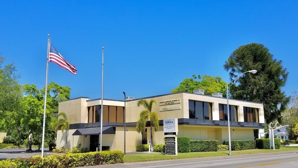 2424 W Manatee Ave, Bradenton, FL for lease Primary Photo- Image 1 of 4