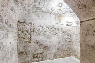 52 Rue Du Faubourg Montmartre, Paris for lease Interior Photo- Image 2 of 2