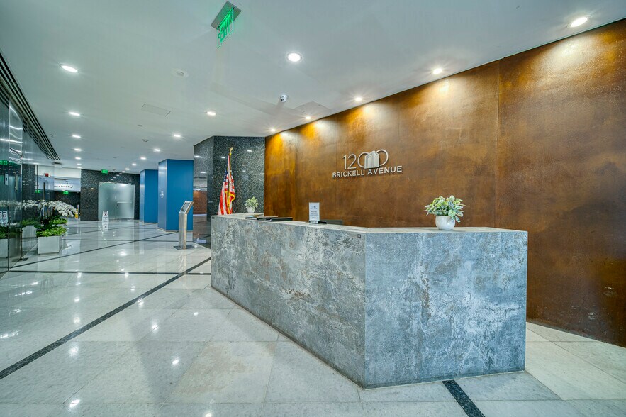 1200 Brickell Ave, Miami, FL à vendre - Photo du bâtiment - Image 3 de 5