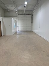 5499 Perry Dr, Waterford, MI for lease Interior Photo- Image 2 of 6