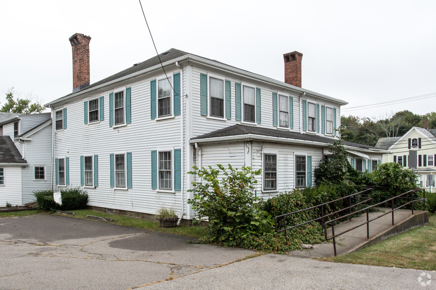 79 Bedford St, Abington, MA à vendre - Photo principale - Image 1 de 1